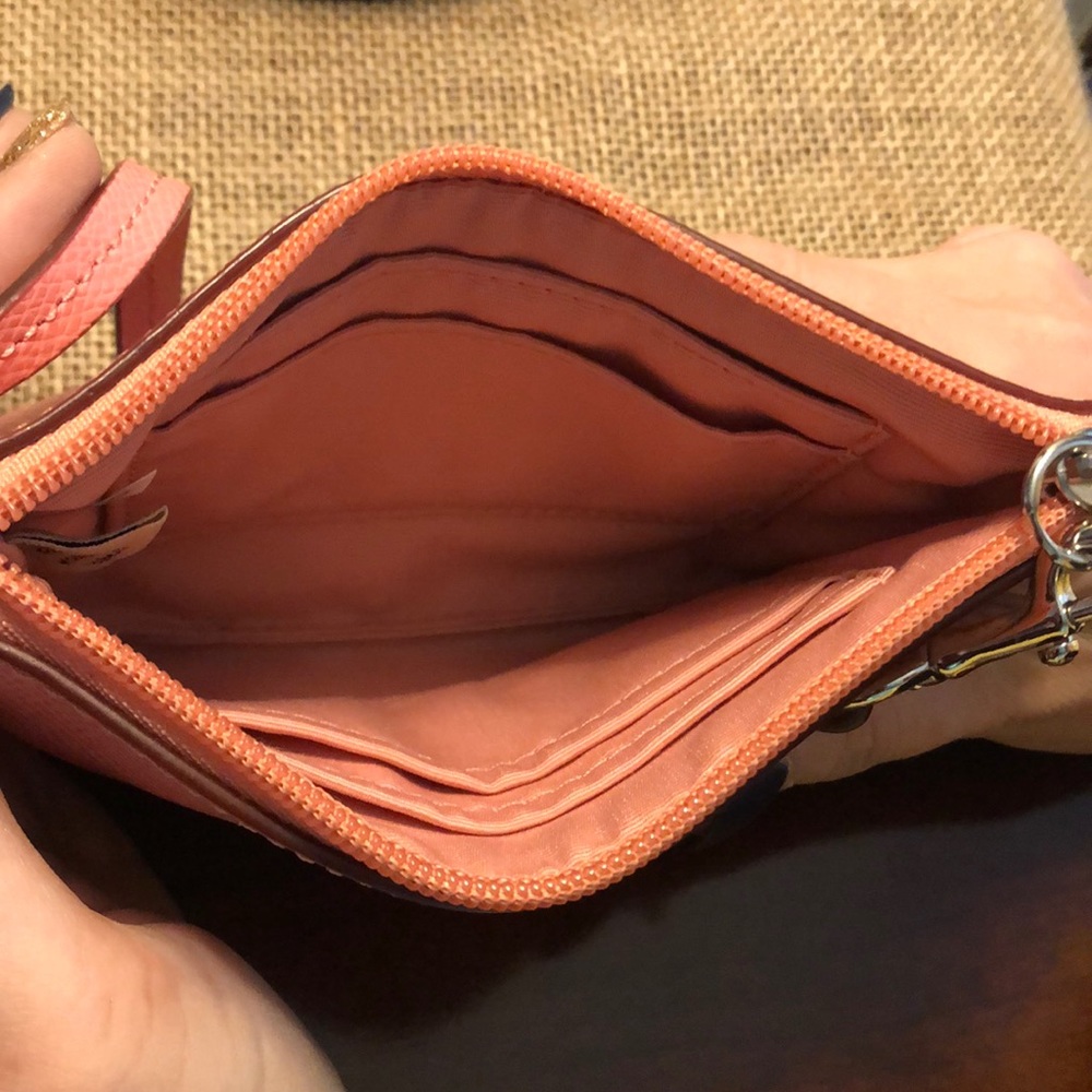 Coach wristlet. - Picture 4 of 4